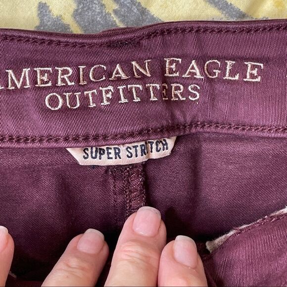 American Eagle Hi-Rise Shorties in‎ Maroon - Size 6 - Picture 3 of 8